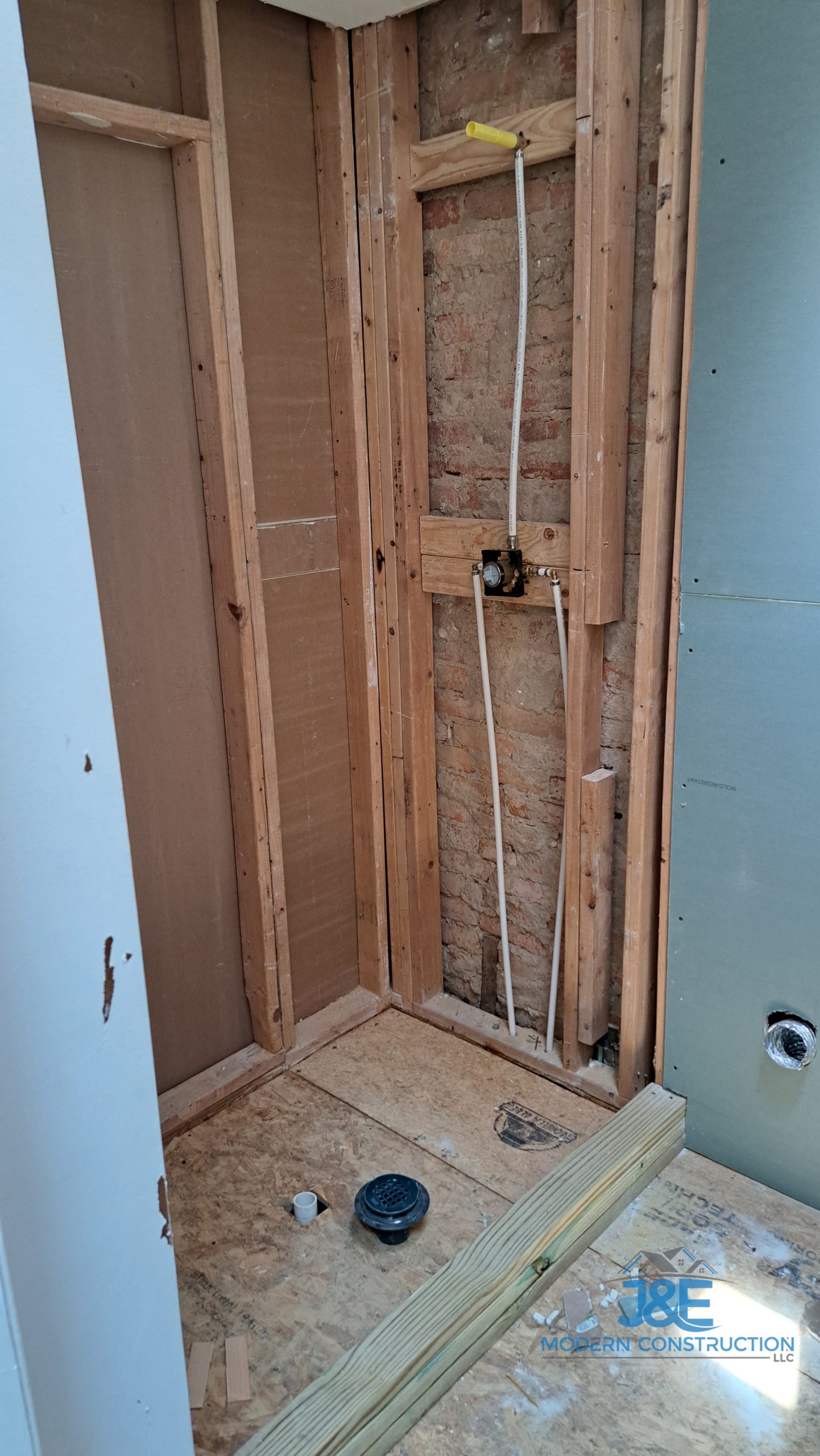 Construction-bathroom-1-scaled